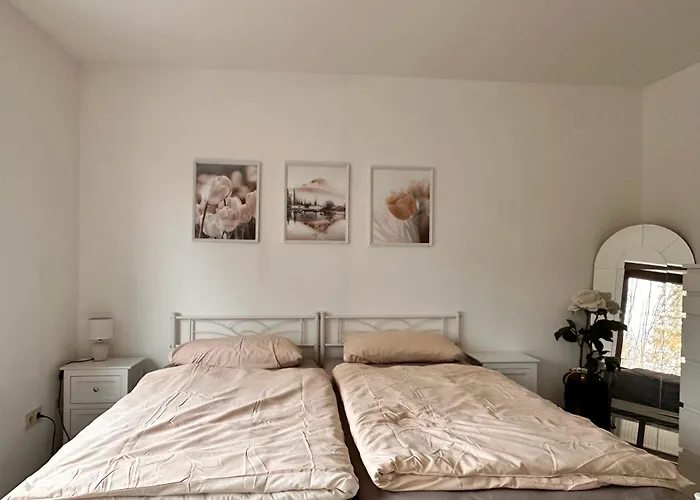 Schoene Mit Waldblick In Apartamento Dillenburg